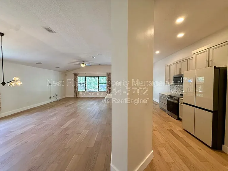 13658 Kayak Ct — Photo 4