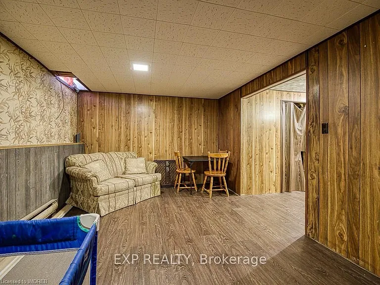 1060 Canfield Cres #5 — Photo 18
