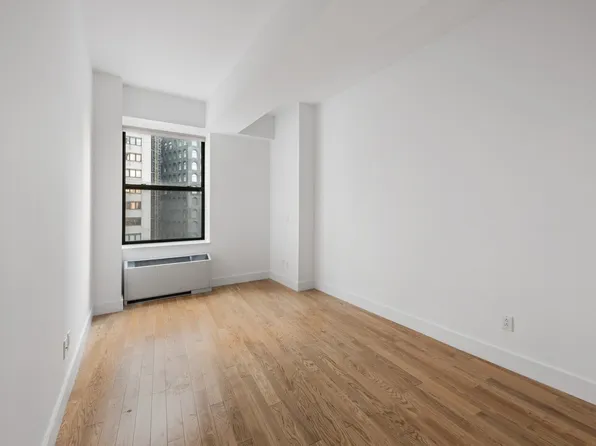 99 John Street 1711 image 2 of 13