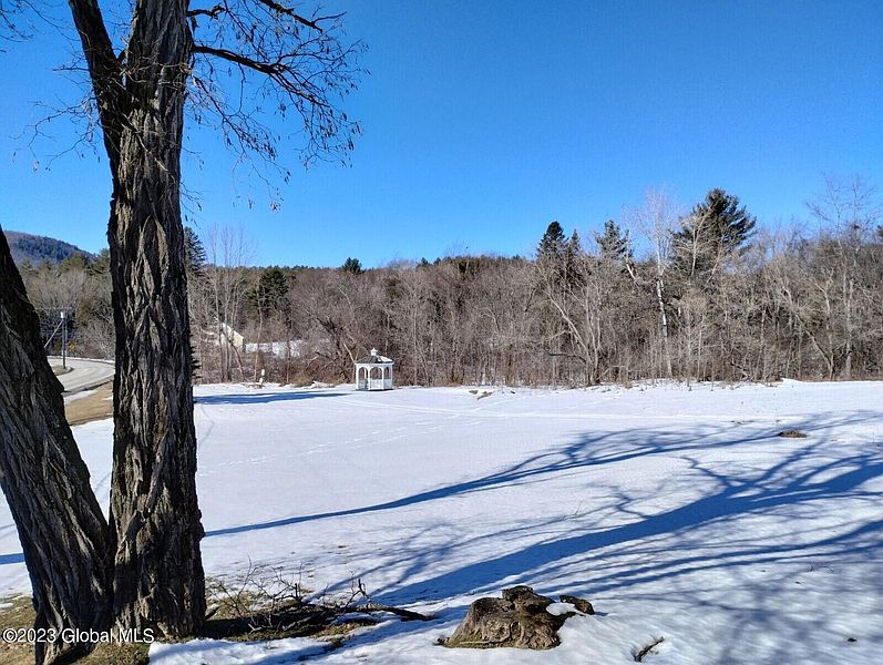 5th image of 697 Creek Road