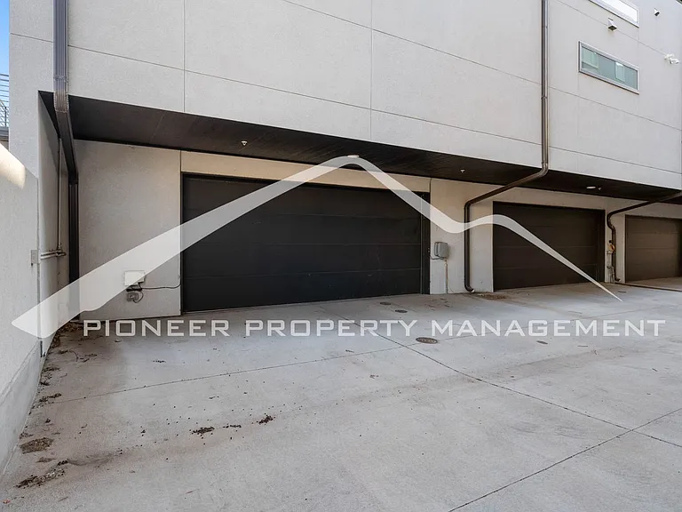 2121 N Marion St #1 — Photo 22