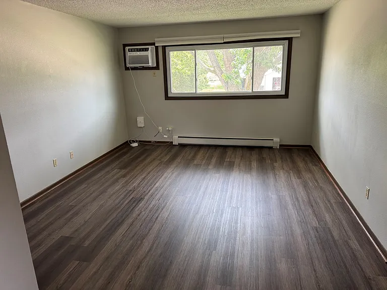 811 Sonya Dr #1 — Photo 2