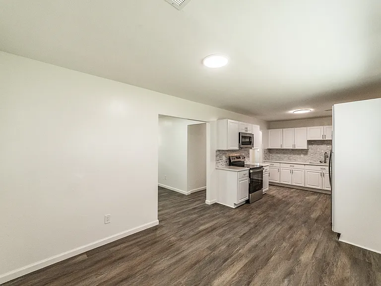 2239 Norwood Dr NW — Photo 6