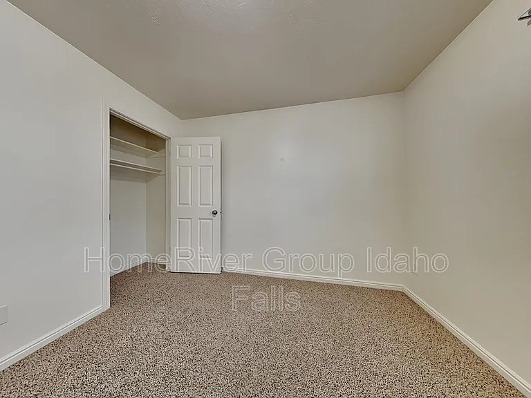 390 Bridger Dr — Photo 17