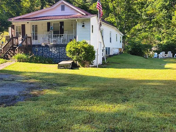 33 Raphael Ln, Squire, WV 24884