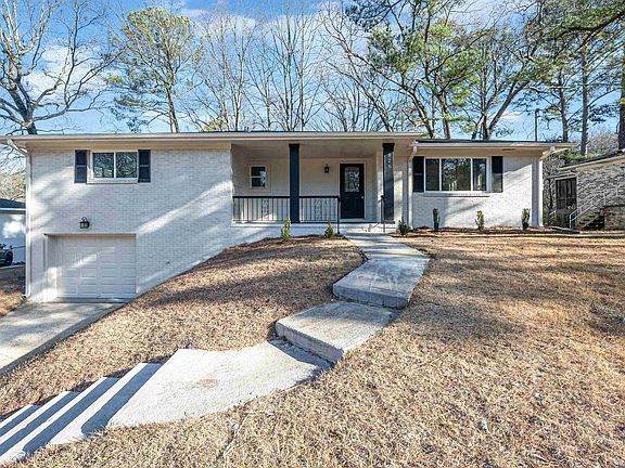 2nd image of 826 Sherwood Forest Dr