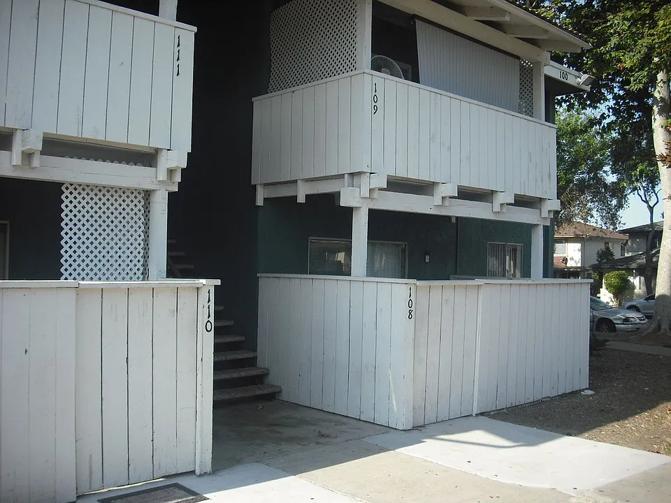 1300 Saratoga Ave #108