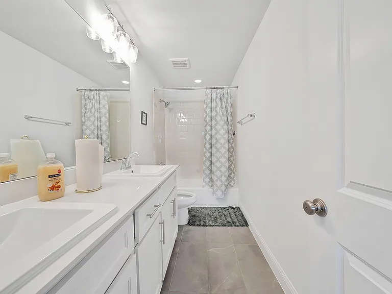 1008 Bolden Ave — Photo 2