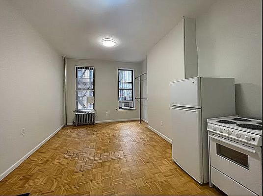 1st image of 40 Ludlow St APT 2