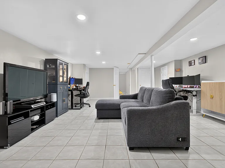 8 Coyles Ct — Photo 29