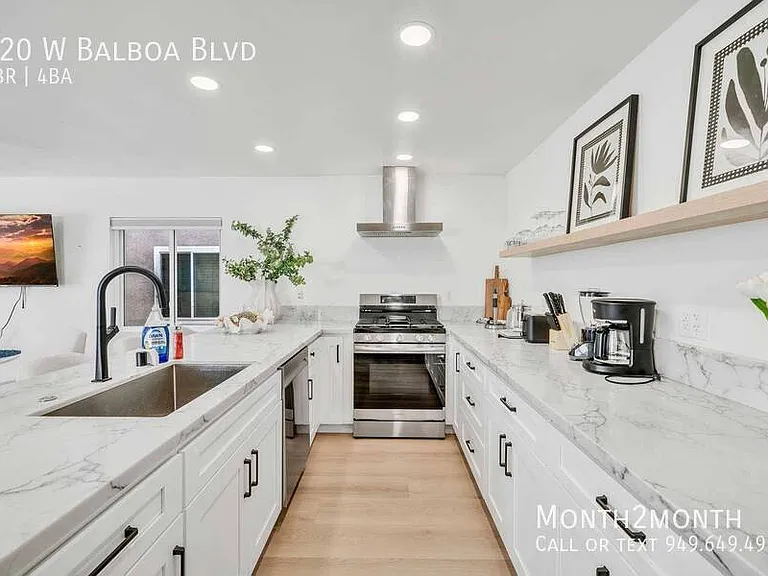 920 W Balboa Blvd — Photo 11