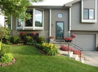 12673 Meredith Ave, Omaha, NE 68164