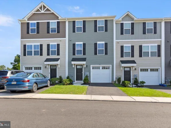 68 Foxwood Dr, Gilbertsville, PA 19525