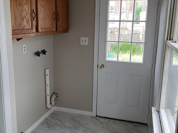 3rd image of 419 Schiller Ave