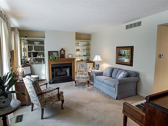 2nd image of 3348 Brookpoint Ln #6
