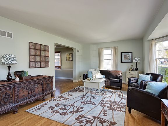2nd image of 5139 N Kent Ave