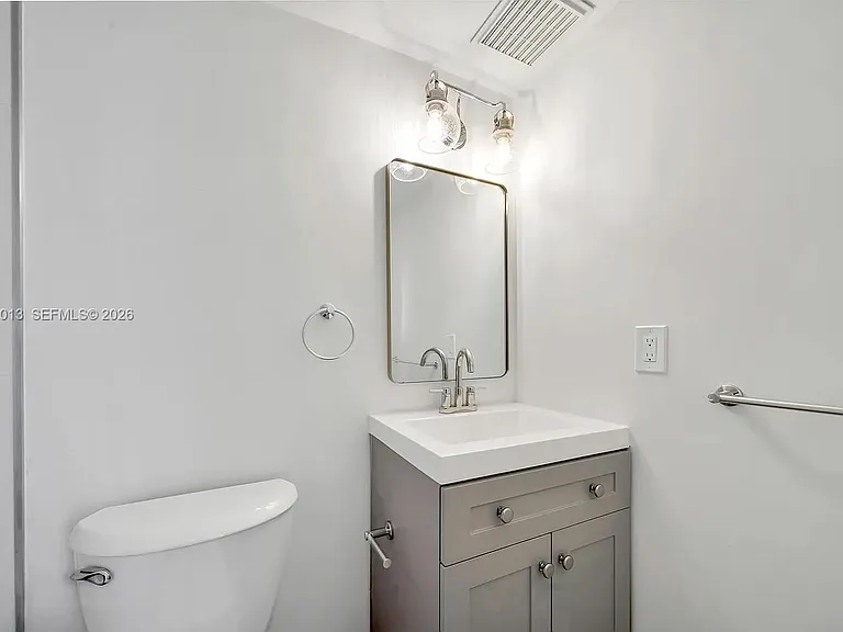 501 SW 1st St #502 — Photo 19