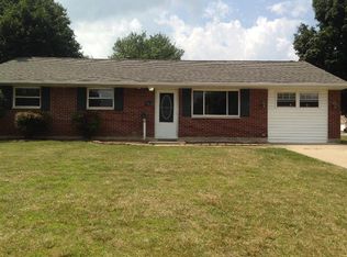 102 Merrymaid Dr, Englewood, OH 45322