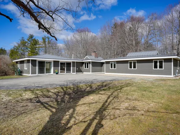 28 Tuttle Lane, Dover, NH 03820