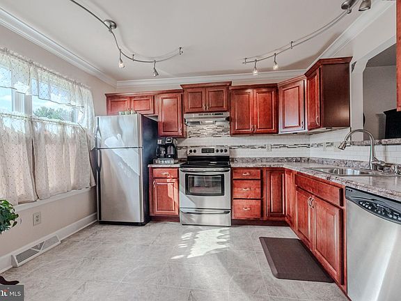 5th image of 5057 E Woodmill Dr