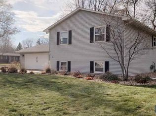 4109 S Crescent Dr, Sioux Falls, SD 57106