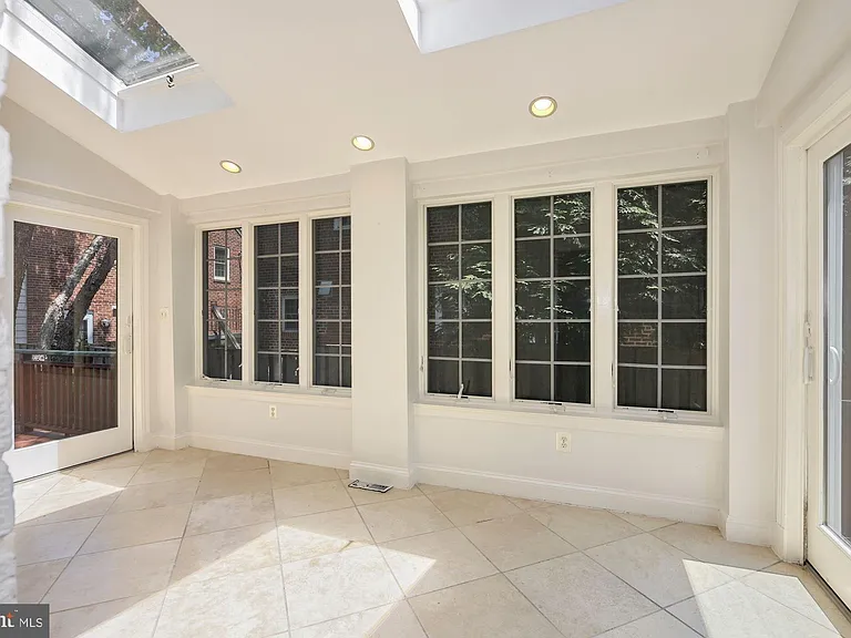 4505 Alton Pl NW — Photo 15