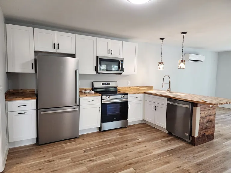 4240 Buck Dr — Photo 4