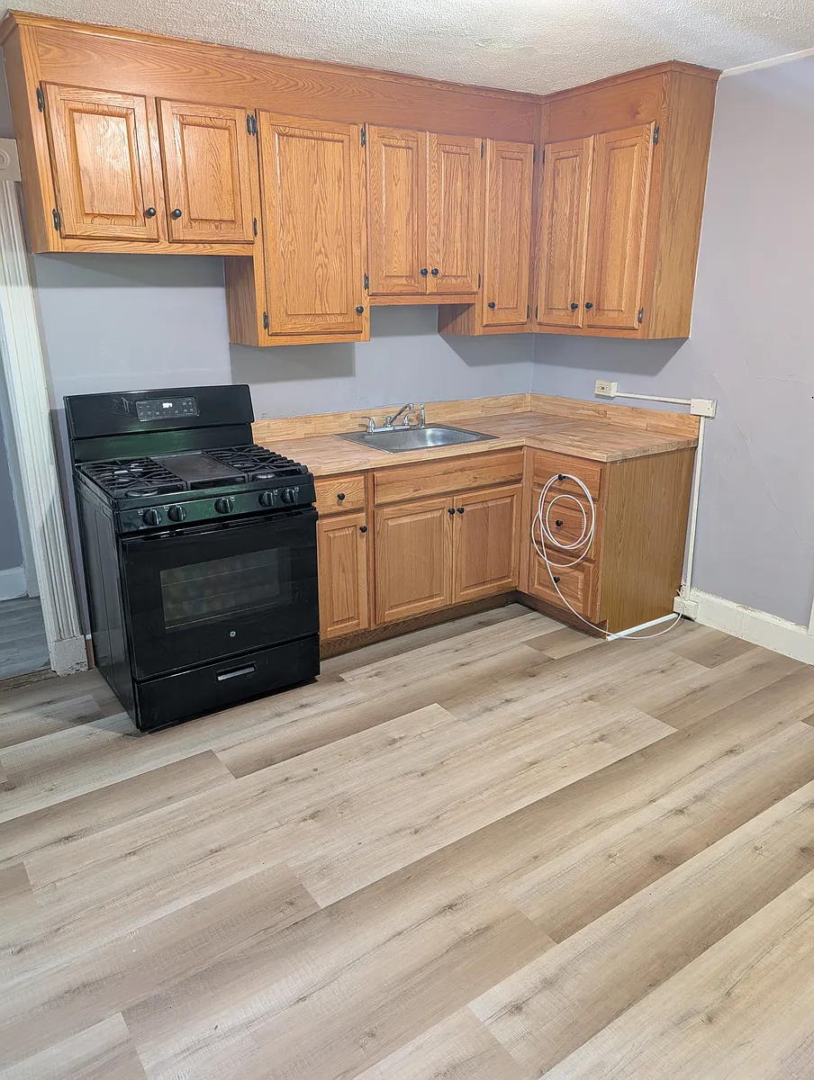Building Photo - 67-69 Oak St #2