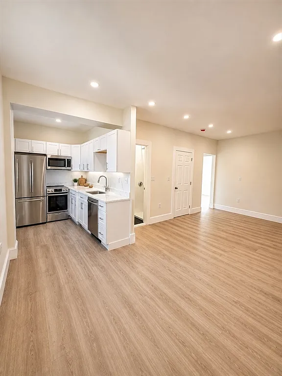 1 bed, 1.0 bath, 700 sqft, $2,800 — Photo 1