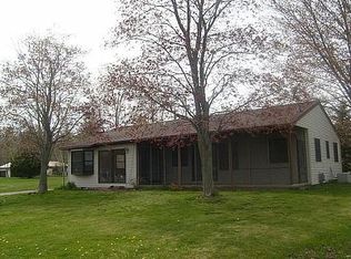 911 Palmer Dr, Greenville, MI 48838
