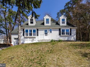 6 Lisa Dr, Blackwood, NJ 08012