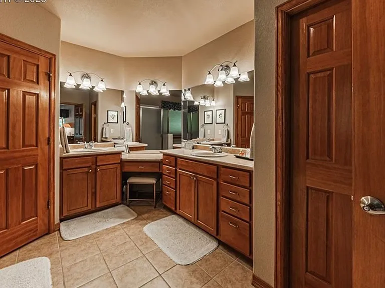 1630 Oakmont Dr — Photo 11