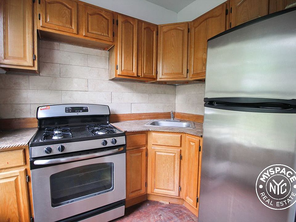 1st image of 29 Park St #2