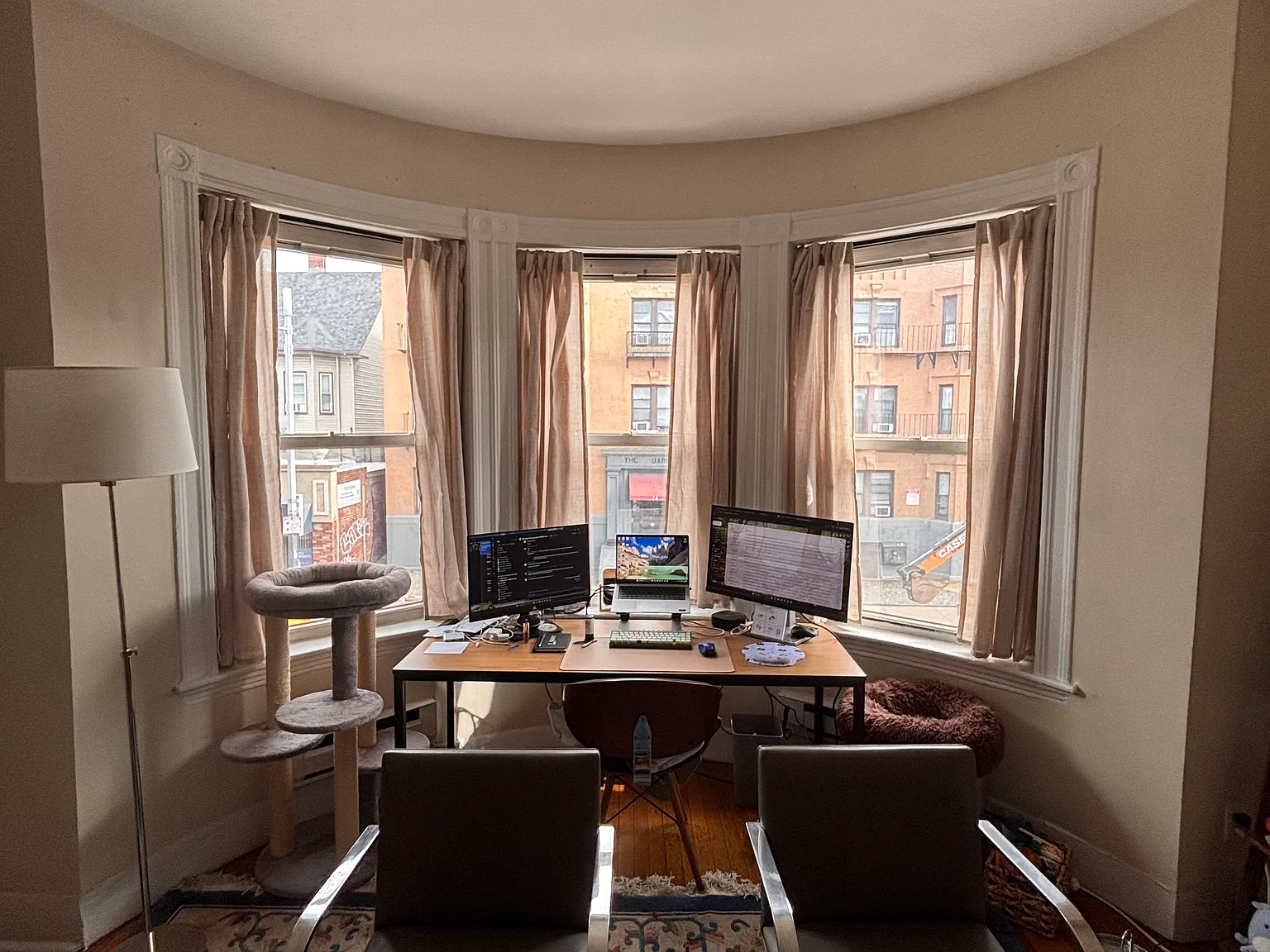 3 bed, 9999 sqft, $2,600 — Photo 2