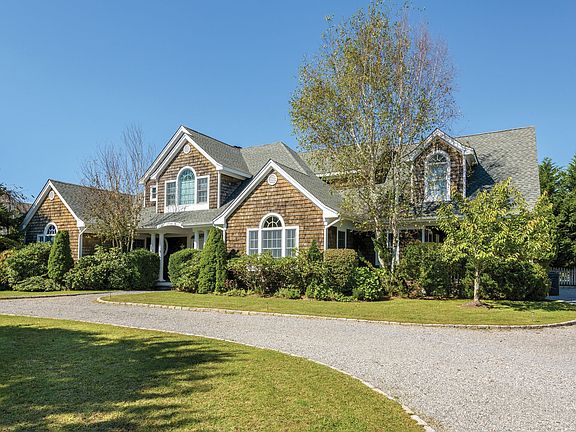 2nd image of 113 Mill Creek Close