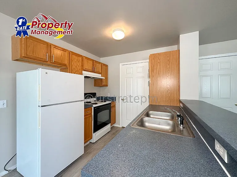 5843 W Clearview Ln #202 — Photo 7