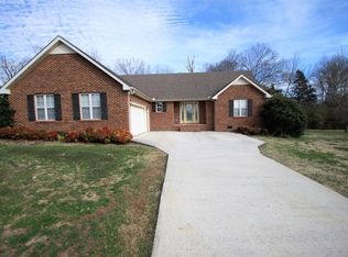 126 Cumberland Oaks Dr, Tullahoma, TN 37388