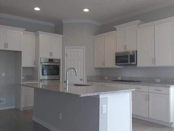5th image of 169 Willow Lake Dr