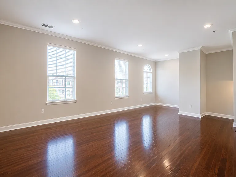 248 Broadstone Dr — Photo 3