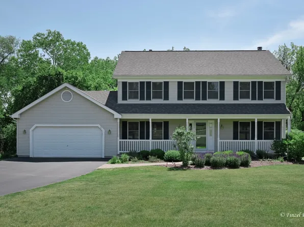 841 Hemlock Dr, Dundee, IL 60118