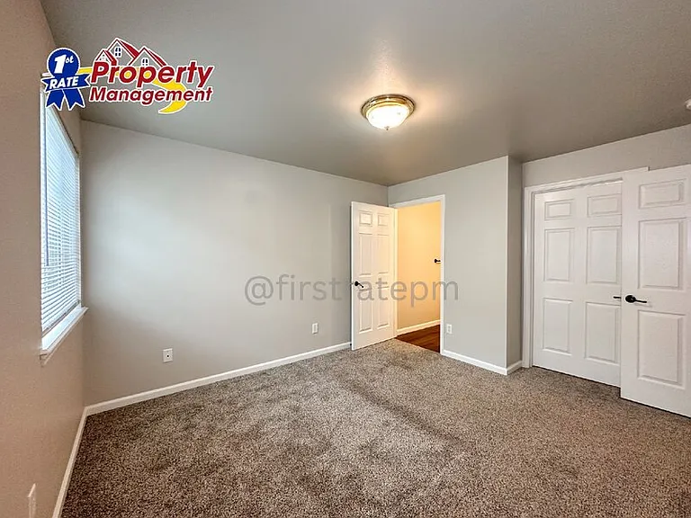 10122 W Garverdale Ln #202 — Photo 15