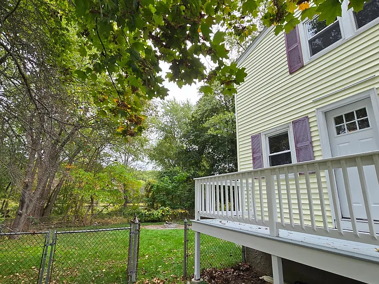 57 Maynard Rd — Photo 6