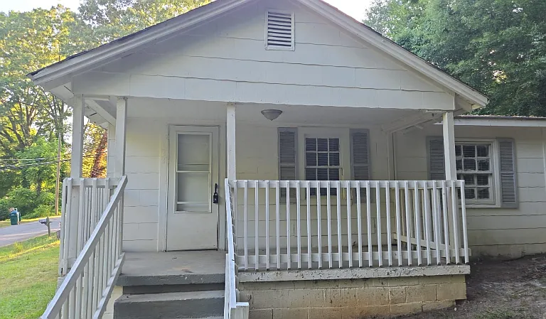 122 Hillside Dr — Photo 1