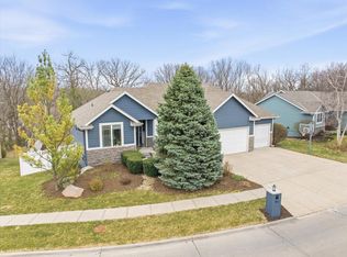 211 Parkwild Dr, Council Bluffs, IA 51503