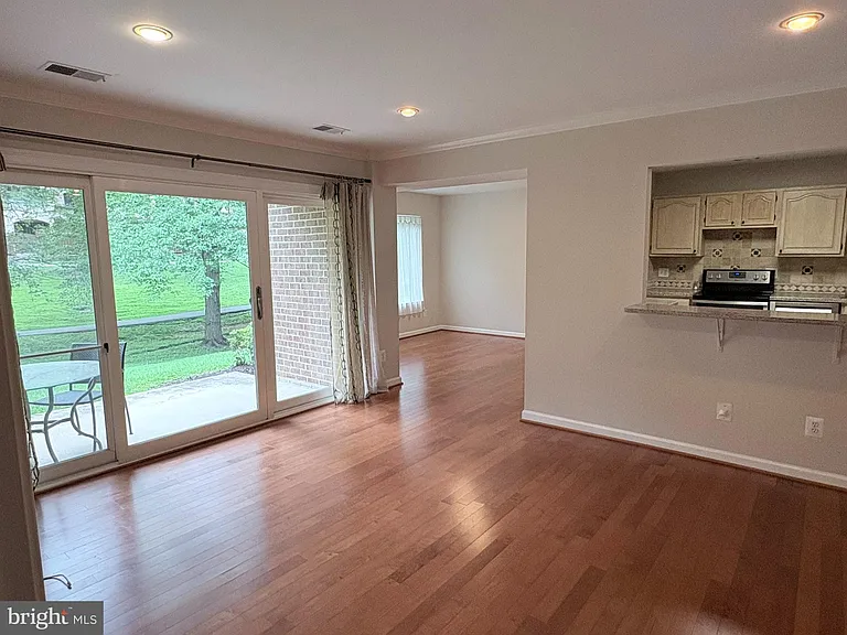 5817 Edson Ln #T-2 — Photo 14