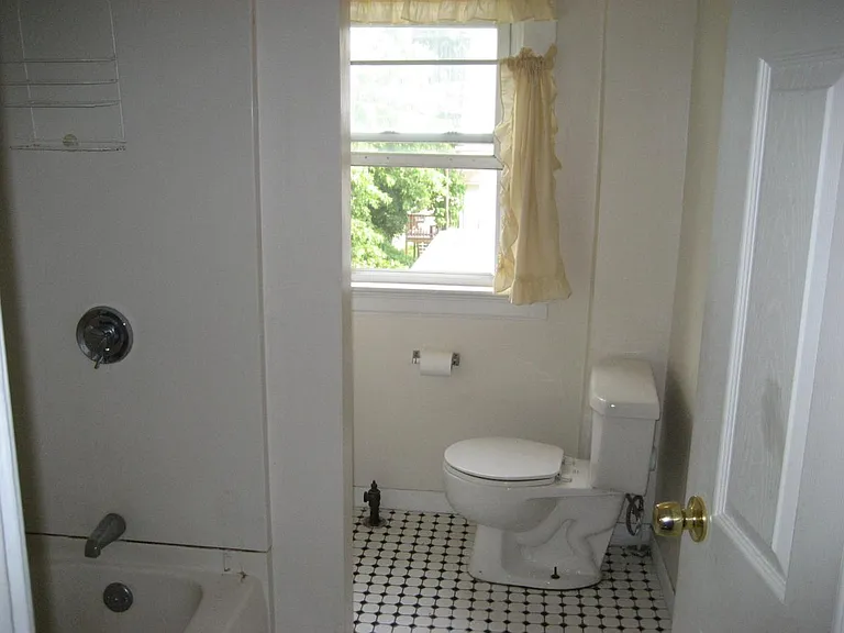 31 Home Ave #3 — Photo 7