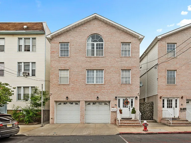 188 Lembeck Ave #2 — Photo 16