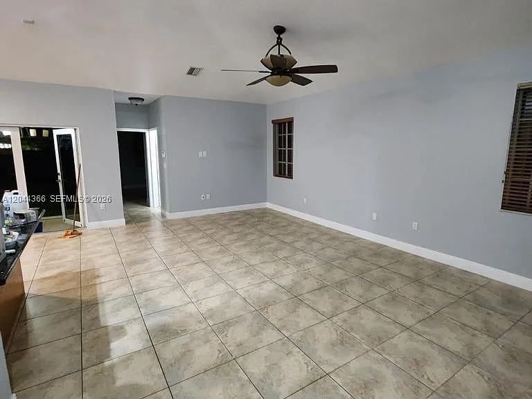 3187 SW 143rd Pl — Photo 3