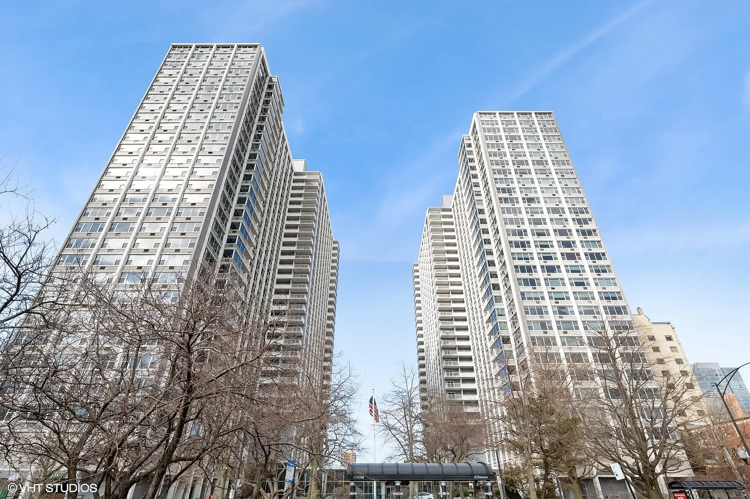 4250 N Marine Dr APT 501 photo 1