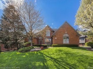 639 Appoline Ct, Rochester, MI 48307